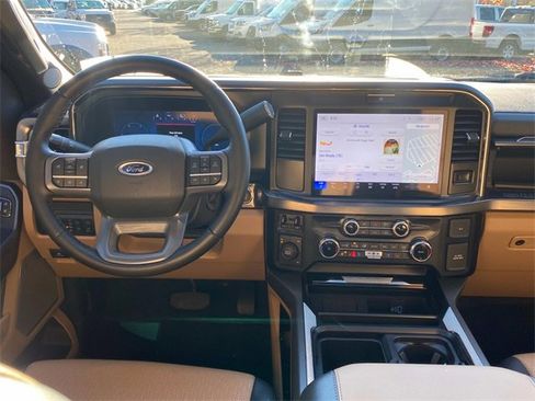 Used 2025 Ford F450 Lariat w/ Chrome Package image 8