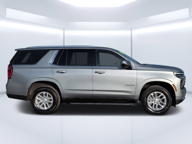 Used 2025 Chevrolet Tahoe LT RWD image 2