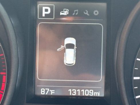 Used 2017 Hyundai Santa Fe Sport FWD image 16