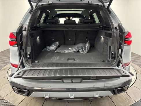 New 2026 BMW X5 xDrive40i w/ M Sport Package AWD/4WD image 21
