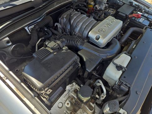 Used 2004 Toyota 4Runner Sport AWD/4WD image 10