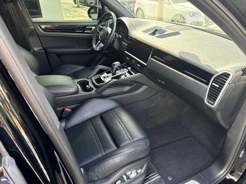 Used 2019 Porsche Cayenne image 26