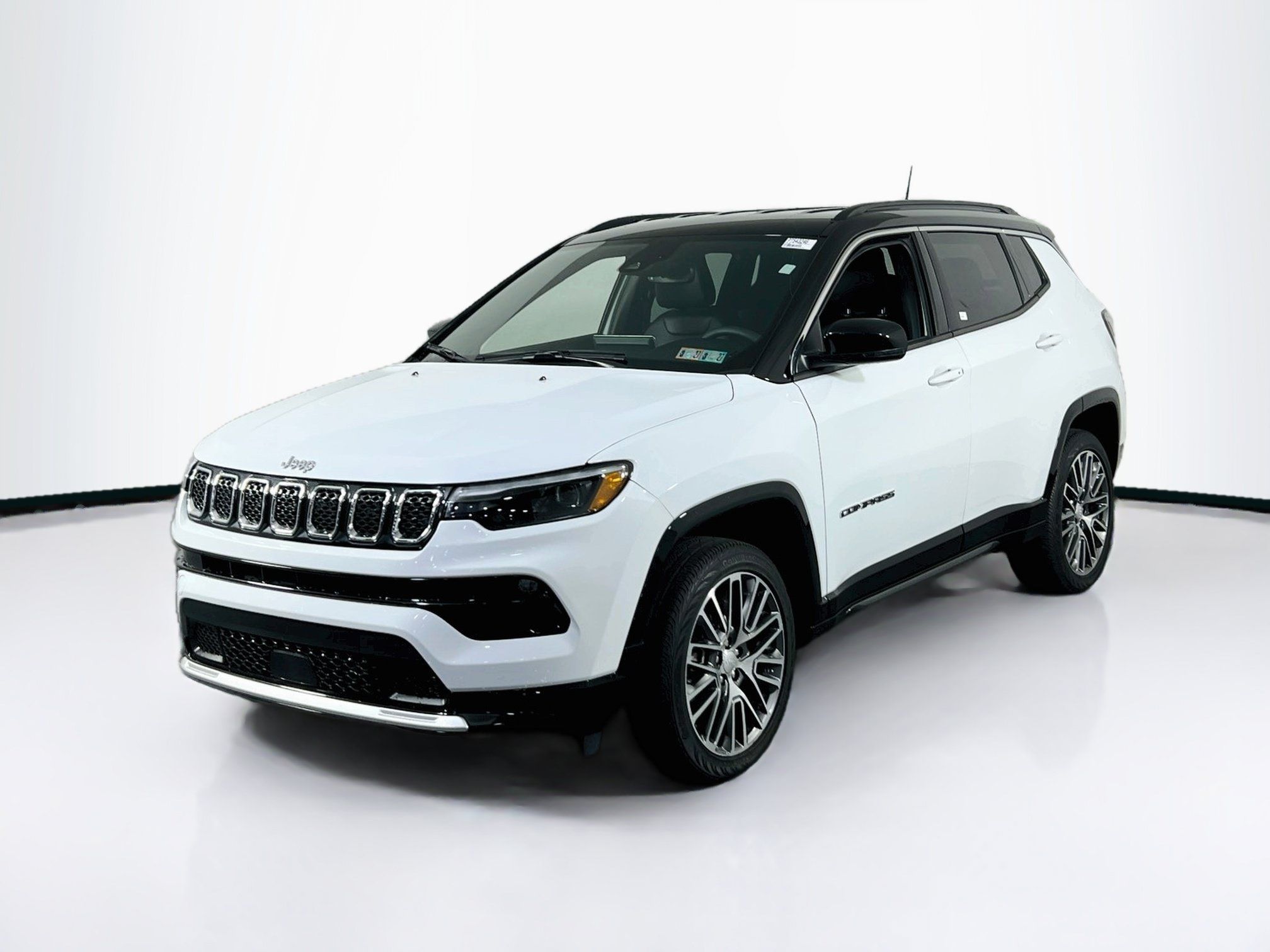Used 2023 Jeep Compass Limited w/ Elite Group AWD/4WD image 1