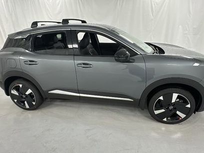 New 2026 Nissan Kicks SR w/ Cold Weather Package