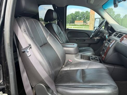 Used 2010 Chevrolet Silverado 1500 LTZ w/ Z71 Appearance Package RWD image 10