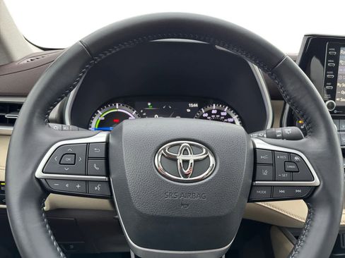 Used 2022 Toyota Highlander XLE image 20