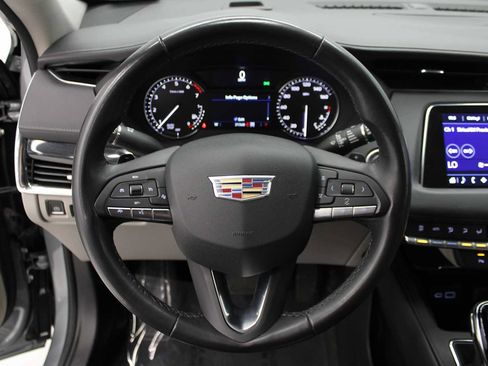 Used 2023 Cadillac XT4 Premium Luxury AWD/4WD image 19