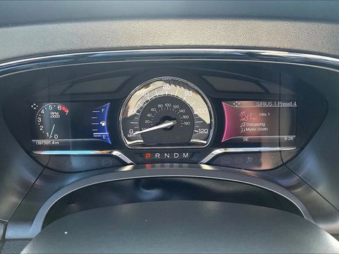 Used 2016 Lincoln Navigator Select image 22