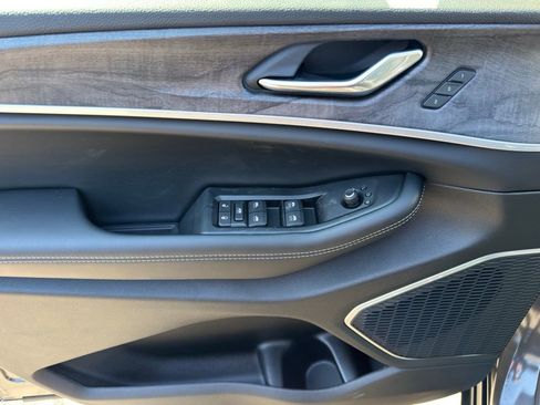 New 2026 Jeep Grand Cherokee Limited w/ Limited Altitude Package image 9