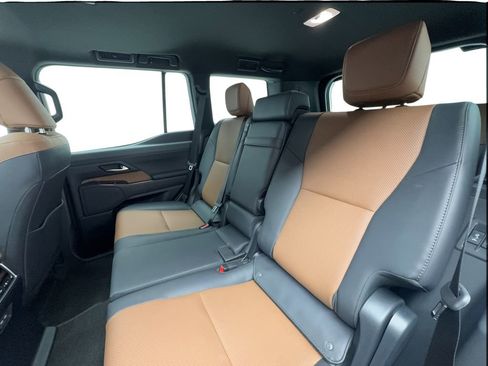 Used 2025 Lexus GX 550 w/ Cold Area Package AWD/4WD image 25