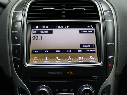 Used 2019 Lincoln Nautilus Reserve w/ Driver Assistance Package image 15