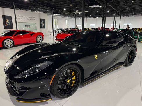Used 2022 Ferrari 812 GTS image 11