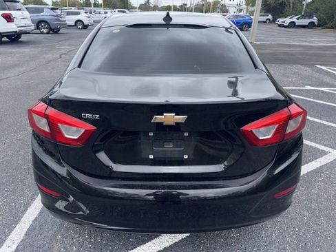 Used 2018 Chevrolet Cruze LS image 5