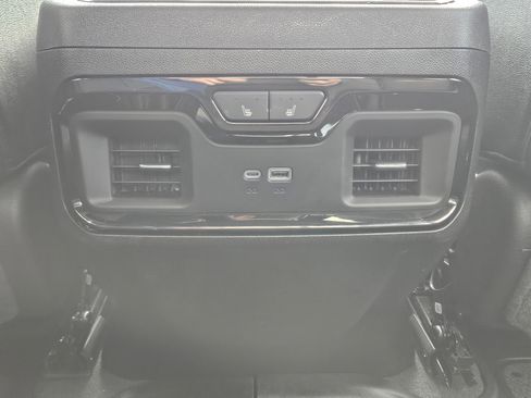 Used 2024 GMC Sierra 1500 AT4 w/ Technology Package AWD/4WD image 27