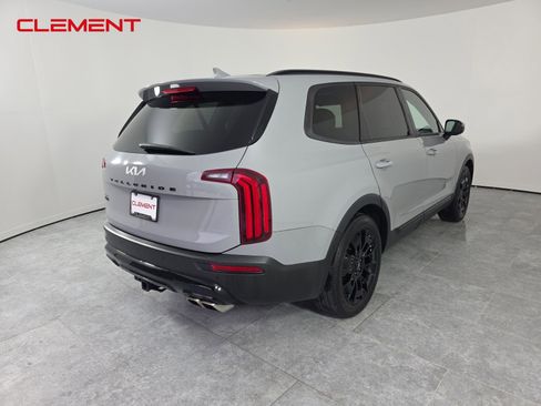 Used 2022 Kia Telluride SX w/ SX Prestige Package image 6