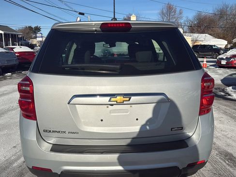 Used 2017 Chevrolet Equinox LS image 6