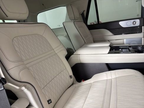 Used 2024 Lincoln Navigator Black Label image 18