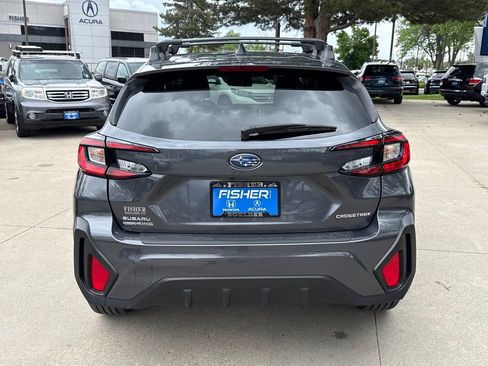 Used 2024 Subaru Crosstrek 2.0i Premium AWD/4WD image 5