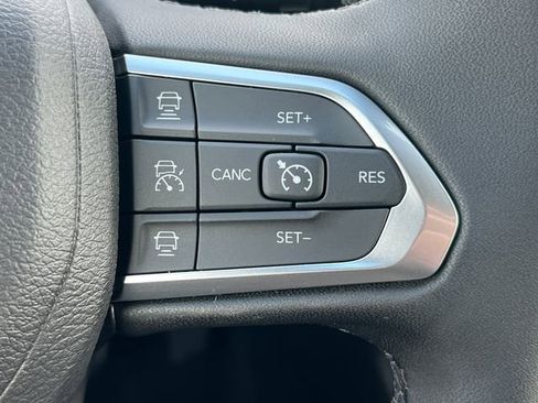 New 2026 Jeep Compass Limited image 18