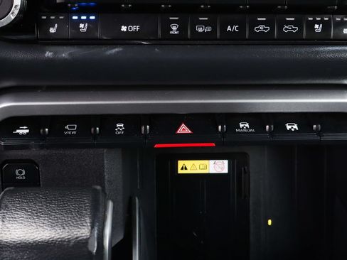 Used 2022 Toyota Tundra Platinum w/ Advanced Package AWD/4WD image 36