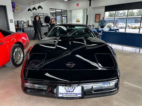 Used 1996 Chevrolet Corvette Coupe image 10