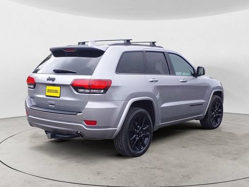 Used 2018 Jeep Grand Cherokee Altitude AWD/4WD image 5