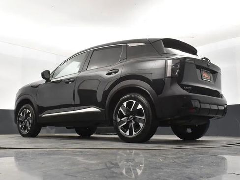 Used 2025 Nissan Kicks SV image 12