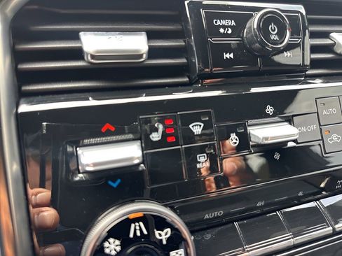 Used 2025 Nissan Armada PRO-4X image 23