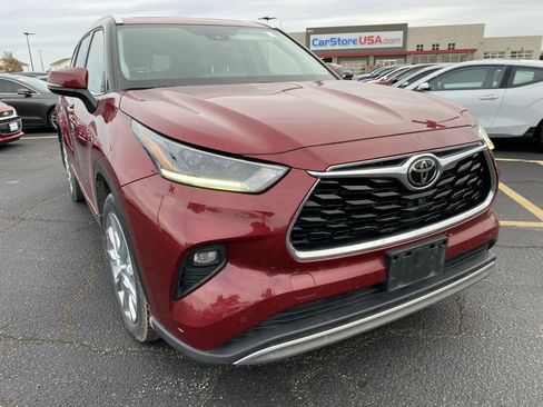 Used 2021 Toyota Highlander Limited image 2