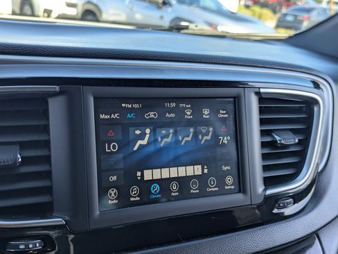 Used 2019 Chrysler Pacifica Touring Plus w/ S Appearance Package image 20