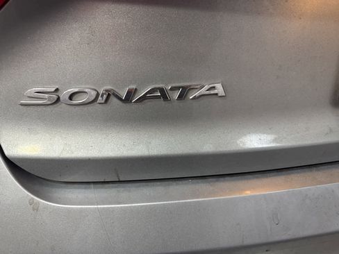 Used 2017 Hyundai Sonata SE image 12