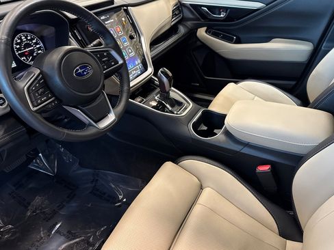Certified 2025 Subaru Outback Limited image 9