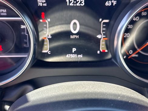 Used 2023 Jeep Wrangler Unlimited Rubicon AWD/4WD image 16