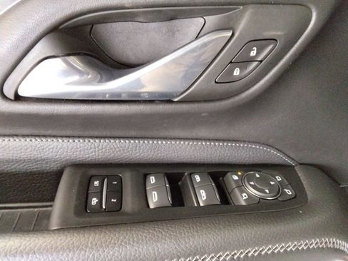 Used 2023 GMC Yukon XL Denali image 28