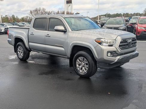 Used 2019 Toyota Tacoma SR5 image 2