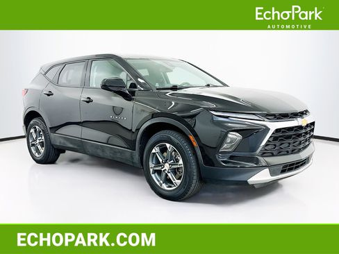Used 2025 Chevrolet Blazer LT image 1