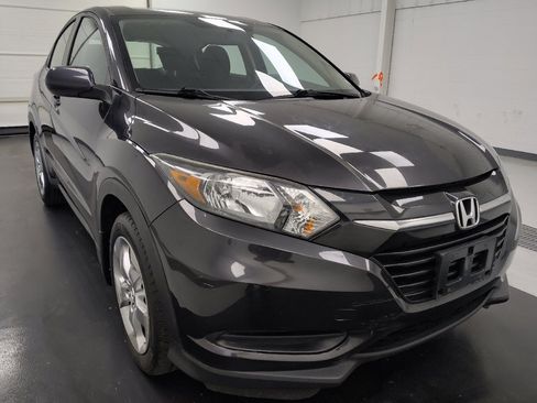 Used 2017 Honda HR-V LX image 14