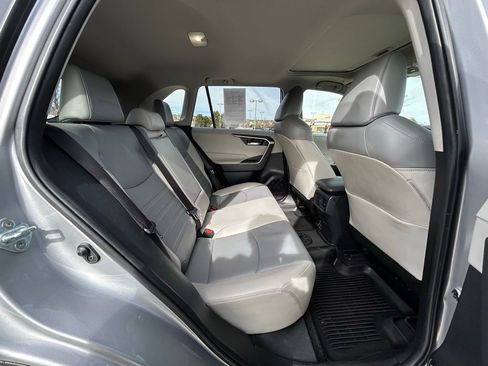 Used 2023 Toyota RAV4 XLE Premium image 29