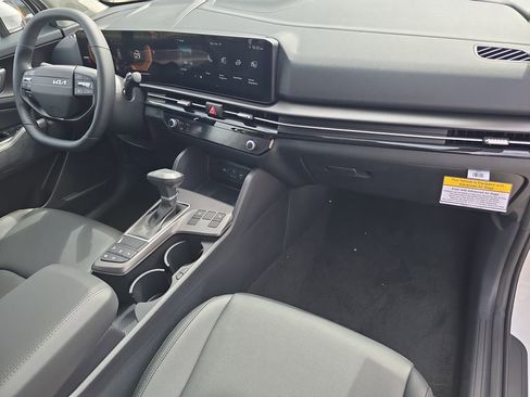 New 2026 Kia Sportage EX image 12