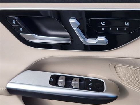 New 2026 Mercedes-Benz GLC 300 4MATIC image 11