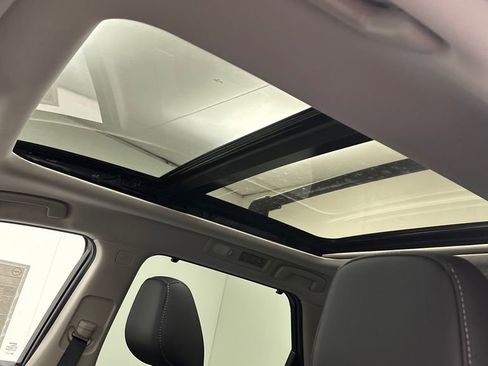 New 2026 Nissan Pathfinder Platinum AWD/4WD image 17