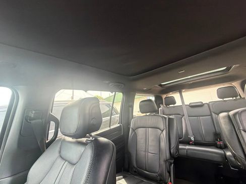 Used 2022 Jeep Wagoneer Series III w/ Premium Group I RWD image 42