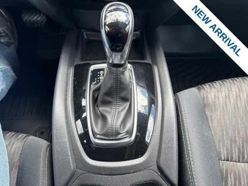 Used 2018 Nissan Rogue SV AWD/4WD image 26