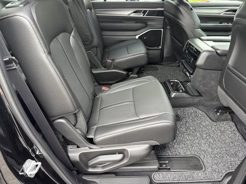 New 2026 Jeep Grand Wagoneer 4WD image 17