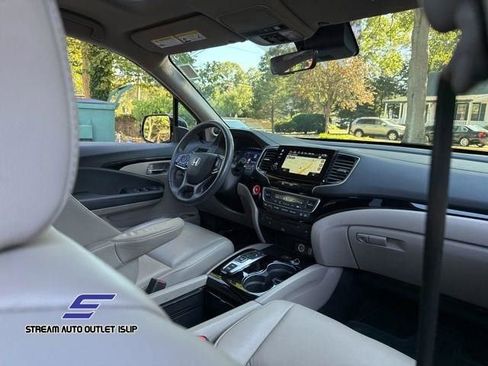 Used 2022 Honda Pilot Touring image 13