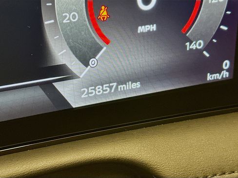 Used 2024 Nissan Ariya AWD image 19