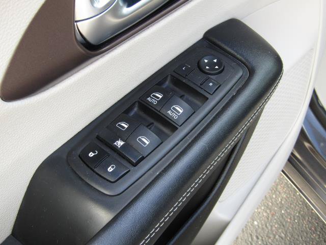 Used 2023 Chrysler Voyager LX FWD image 21