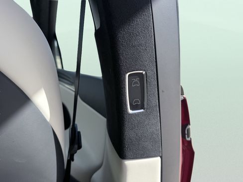 Used 2025 Tesla Model X Plaid image 57