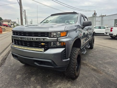 Used 2020 Chevrolet Silverado 1500 Custom w/ Custom Value Package AWD/4WD image 3