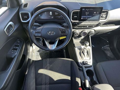Used 2023 Hyundai Venue SEL w/ Cargo Package image 17